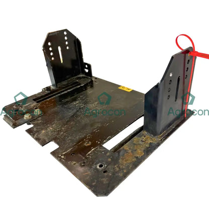 Fäste under förarstol | 6024037 | Hitachi ZX250LC-3 Hyttdelar