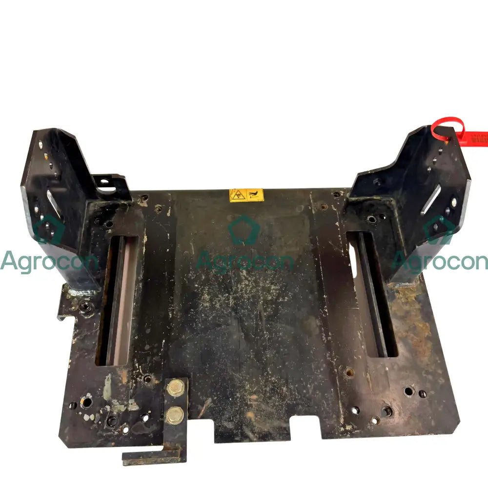 Fäste under förarstol | 6024037 | Hitachi ZX250LC-3 Hyttdelar