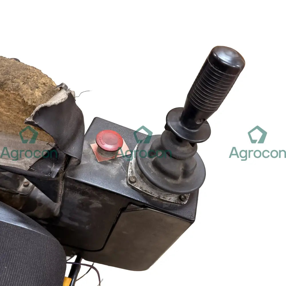 Förarstol komplett med underrede och spakar | Lännen Vammas Magnum Hyttdelar