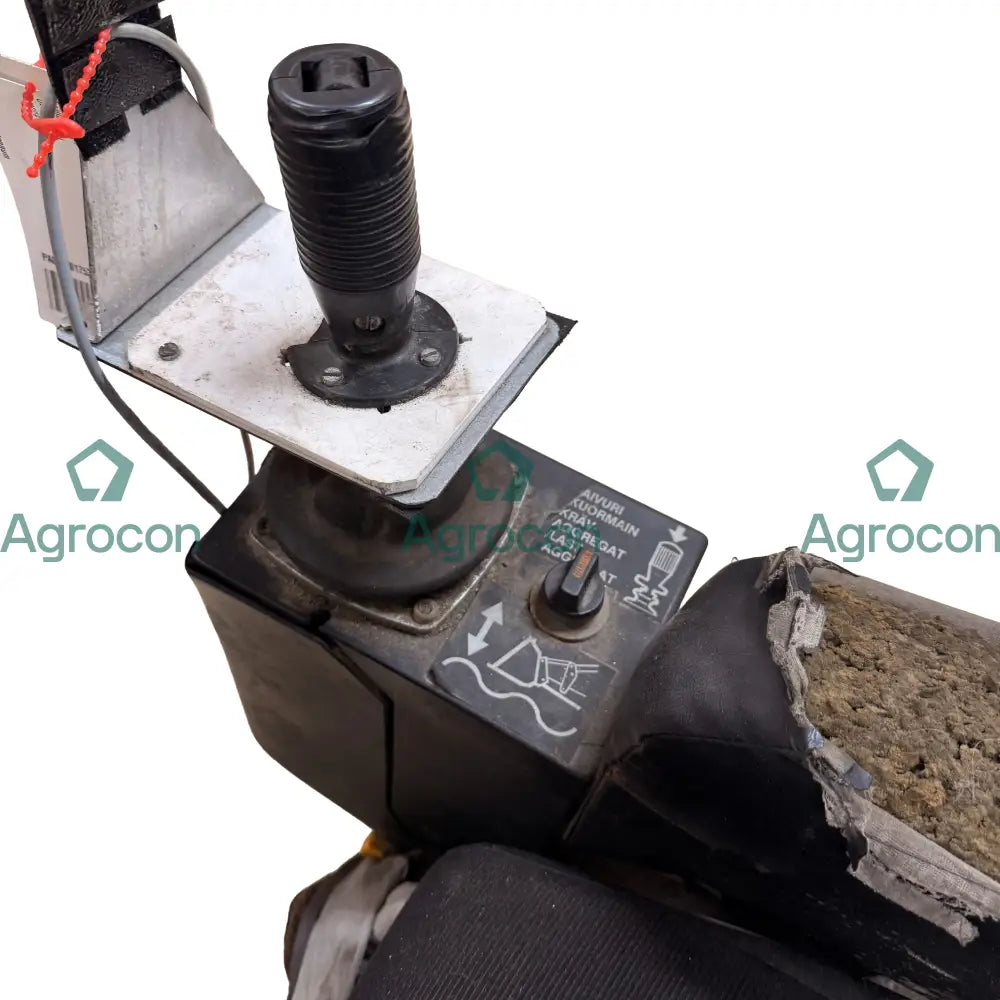 Förarstol komplett med underrede och spakar | Lännen Vammas Magnum Hyttdelar