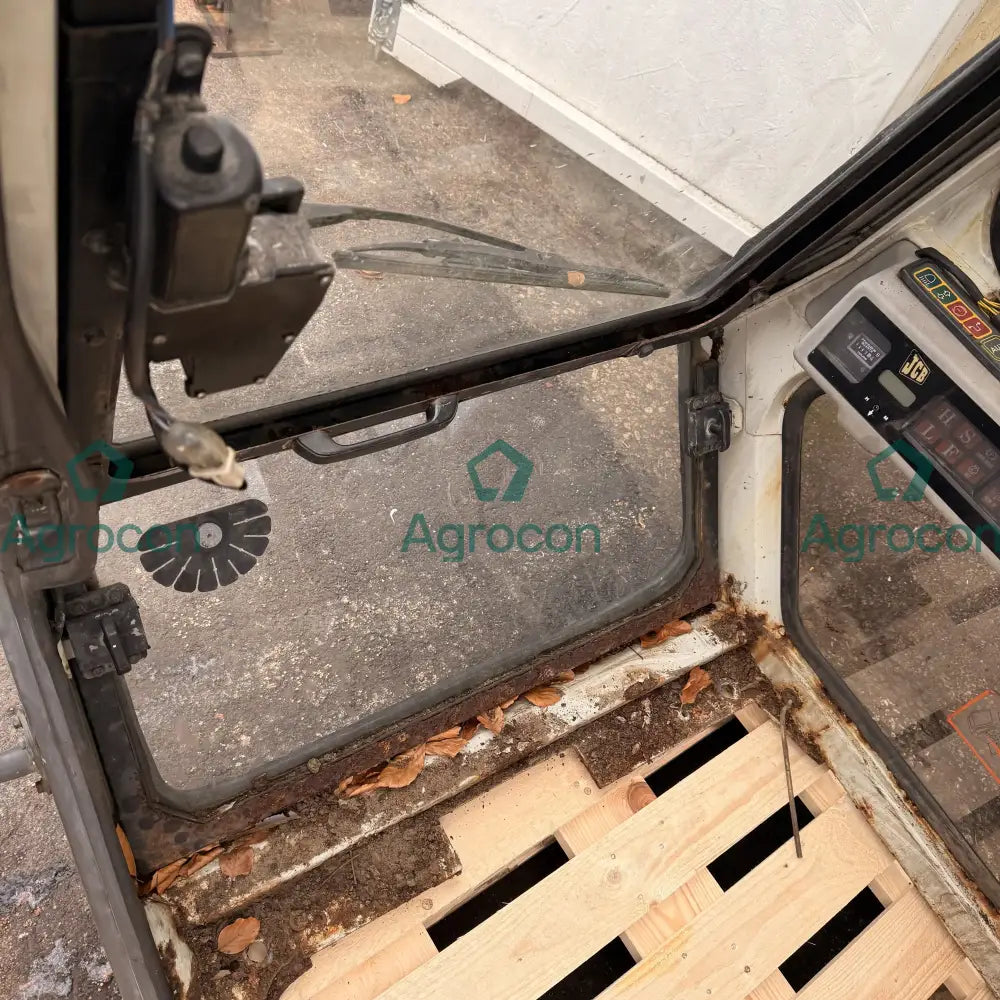 Hytt | JCB JS130W Hytt