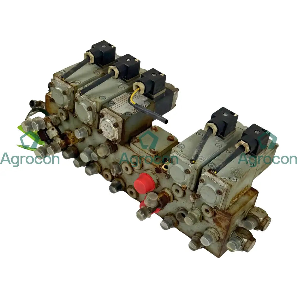 Kopplingsblock bakom hytt | 14250898 | Åkerman H10B Hydraulventil