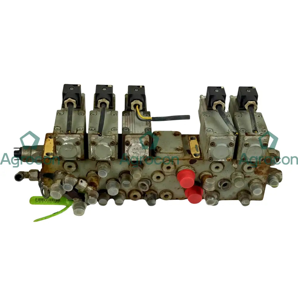 Kopplingsblock bakom hytt | 14250898 | Åkerman H10B - Hydraulventil