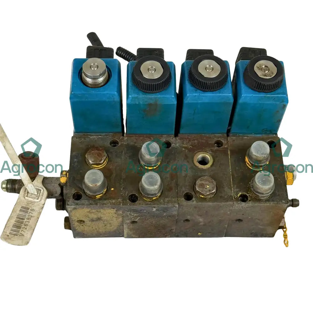 Kopplingsblock servohydralik | 11003548 4974291 | Volvo L90C - Hydraulventil