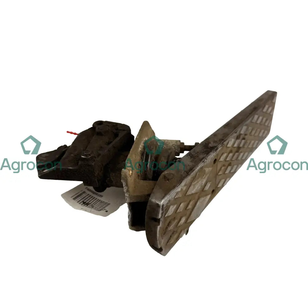 Pedal | 4880953 33260 4940759 | Volvo BM6300 Hyttdelar