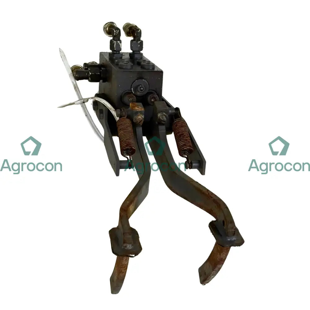 Pedalventil med fotstöd | 14054202 | Åkerman EC230B Hydraulventil