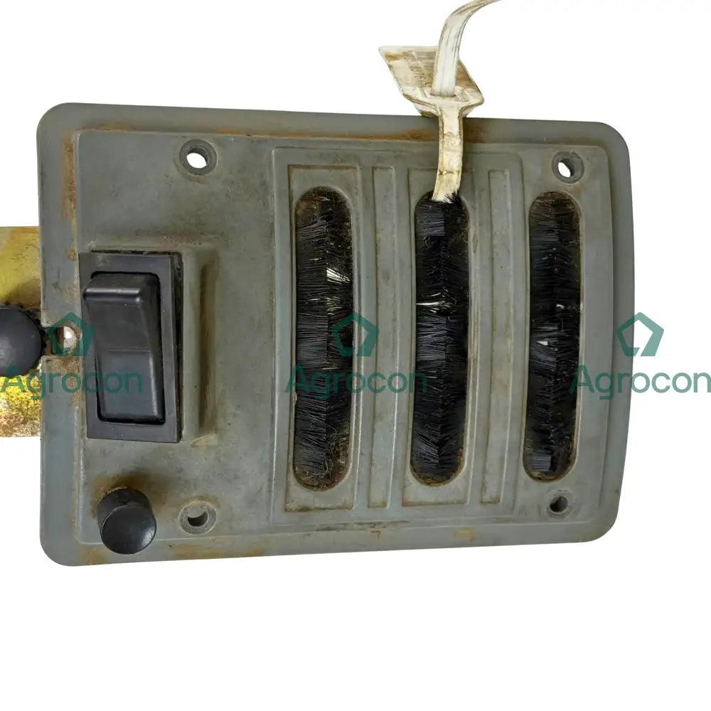 Platta till servoventil | 92972 | Volvo L90C - Hyttdelar