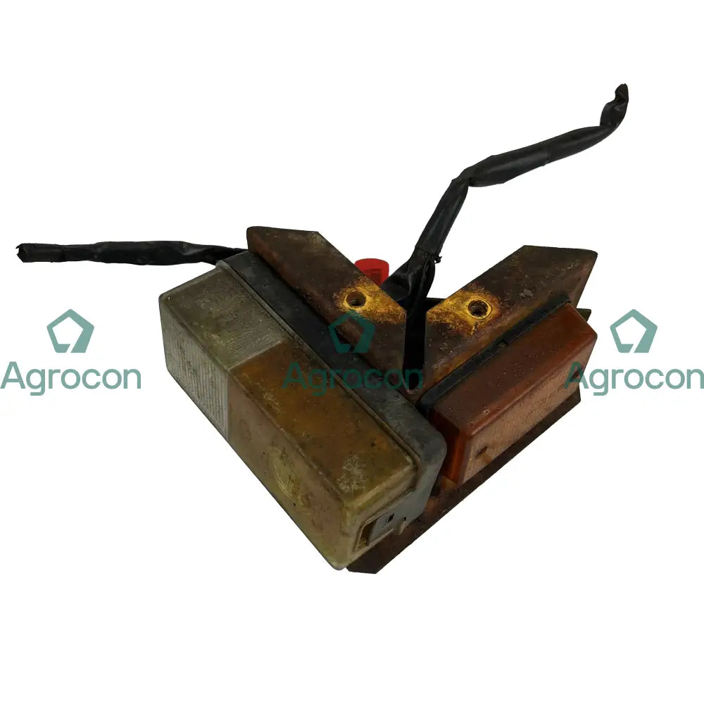 Positionsljus fram höger | 1576682 4785120 | Volvo BM6300 Belysning