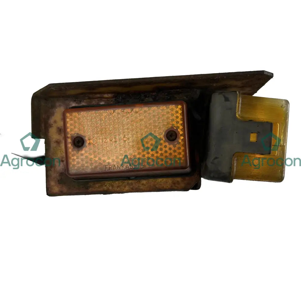 Positionsljus fram höger | 1576682 4785120 | Volvo BM6300 Belysning