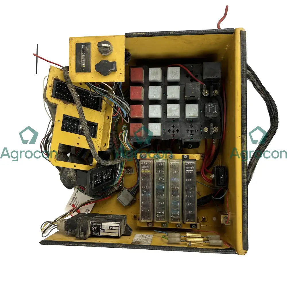 Säkringslåda med säkringar | Cat M312 Elsystem Karosseri